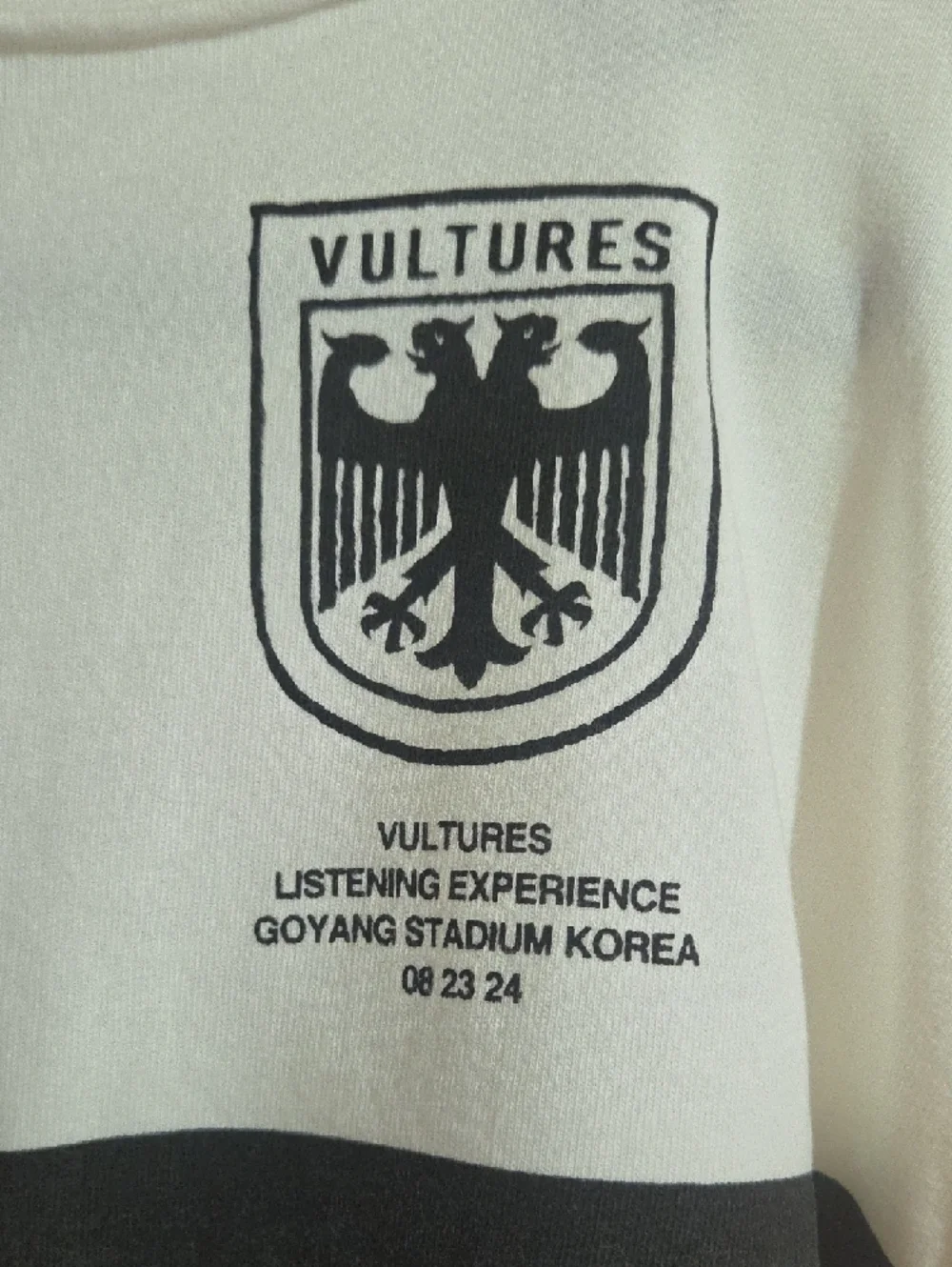 Yeezy White Graphic Tee with Bold Black Cross 'VULTURES' Patch Brand New L/xl - Picture 2 of 5